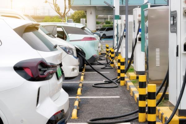 EV Charging in Dubai Rentals: A Must-Have Amenity in 2025