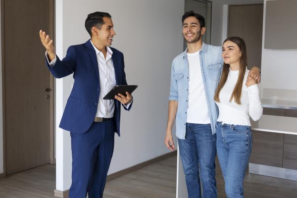 How to Read Between the Lines of a Property Listing in Dubai