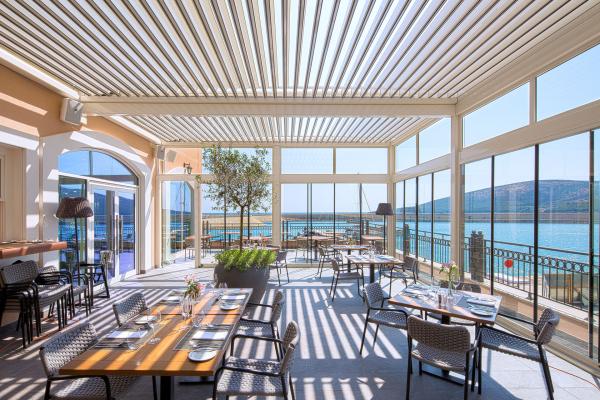 Outdoor Living in Dubai Rentals: How to Maximize Comfort in Hot Climates