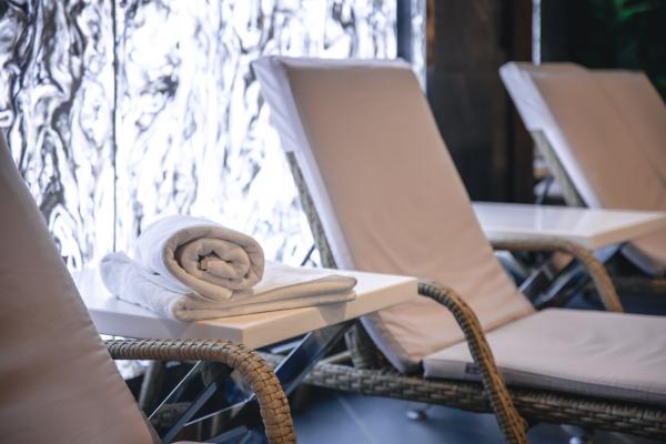 Work-Life Balance Rentals: Homes with Integrated Wellness Spaces