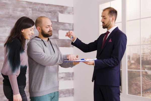The Practical Questions Every Tenant Should Ask Before Signing a Lease in Dubai